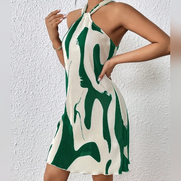 Break Graphic Print Halter Neck Dress - Picture 3 of 6